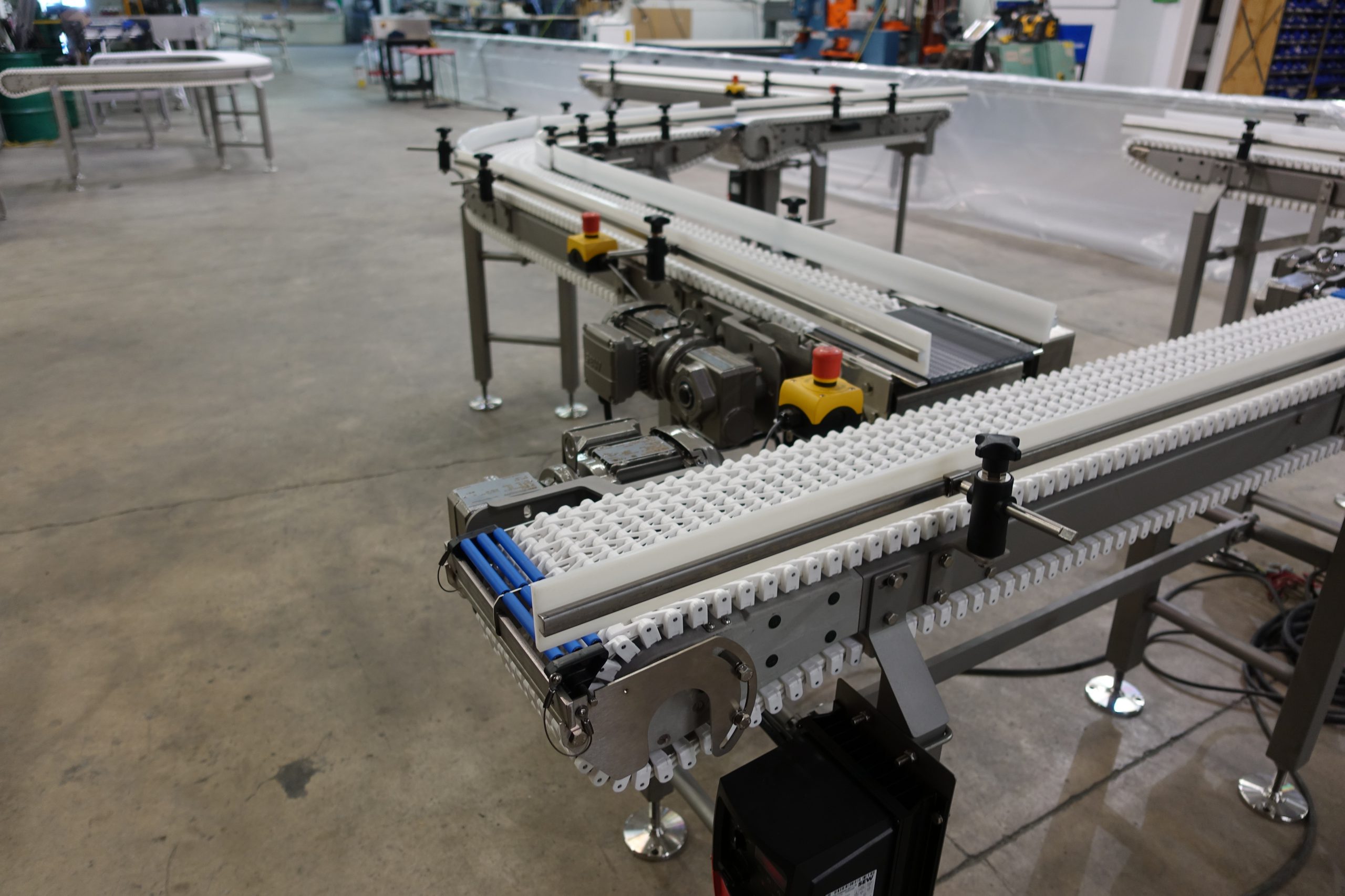 SpanTech modular conveyor in production area